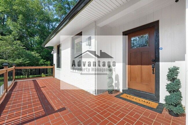 Building Photo - 1099 Pine Valley Rd