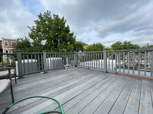 Building Photo - 1834 Ingleside Terrace NW