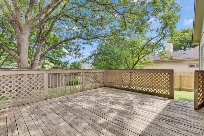 Building Photo - 2103 Castle View Dr