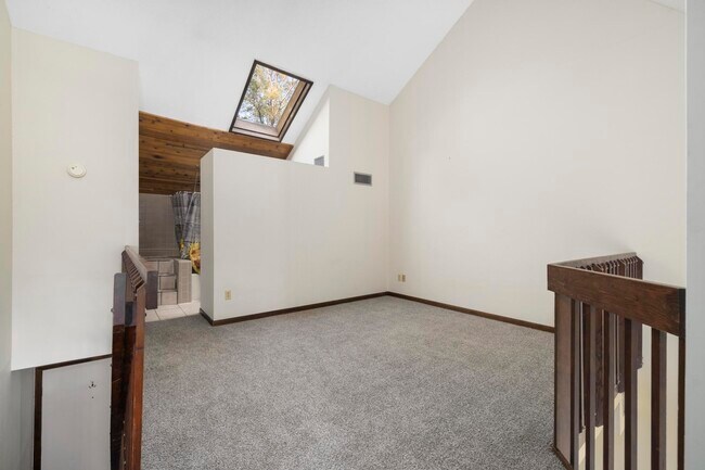 Building Photo - 115 Beechnut St