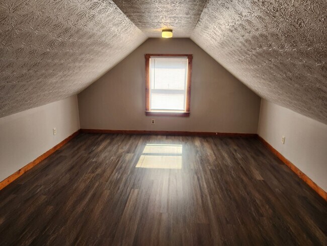 Building Photo - 313 1/2-437-432 Harrison Ave