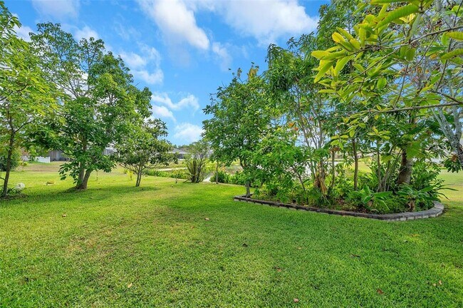 Building Photo - 1915 Fruitridge St