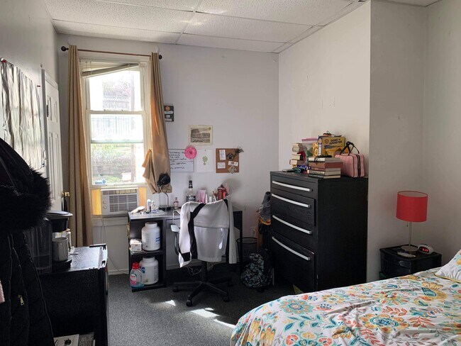 Building Photo - 308 S Neville St