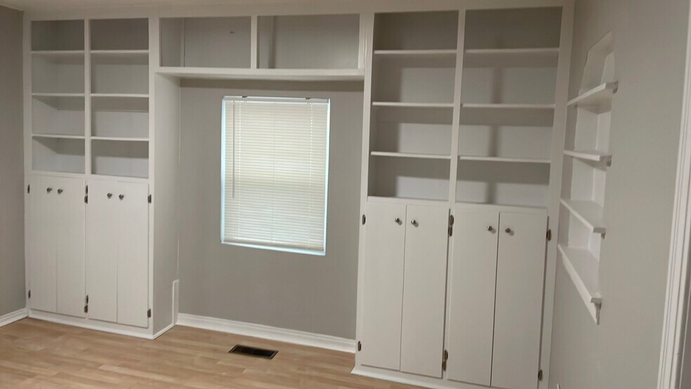 Building Photo - 3119 Pioneer Ave