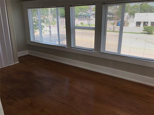 Building Photo - 1118 N Zang Blvd