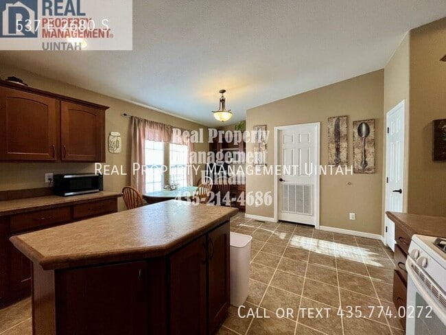 Building Photo - 537 E 2680 S