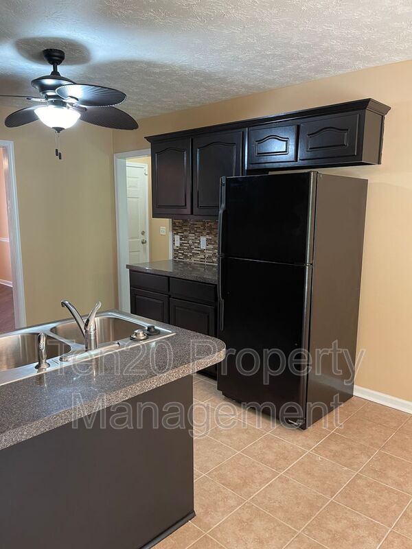 Building Photo - 817 Baycreek Ct
