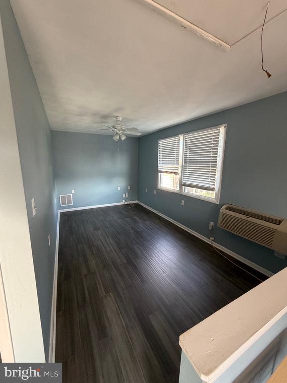 Building Photo - 525 Bayside Dr