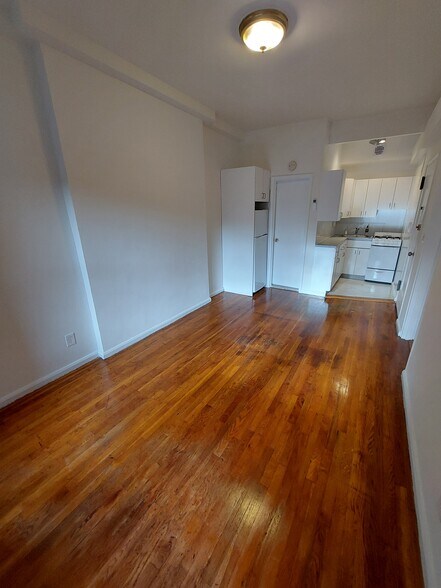 Living Room - 156 W 95th St
