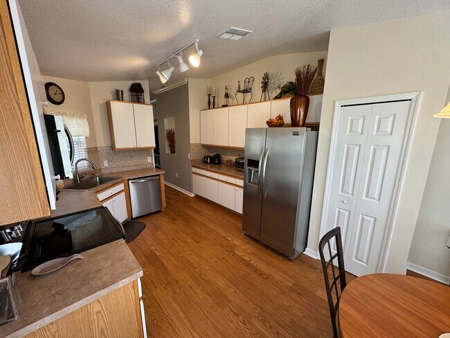 Building Photo - 353 Acadia Dr