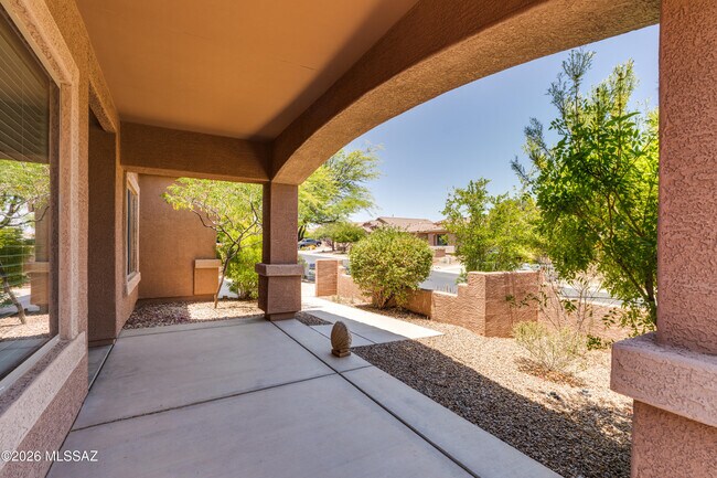 Building Photo - 677 W Pizzicato Ln