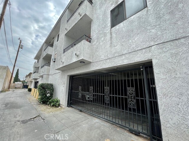 Building Photo - 1212 Gladys Ave