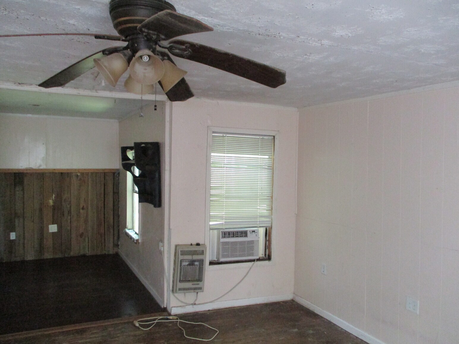 Building Photo - 4206 Trent Rd