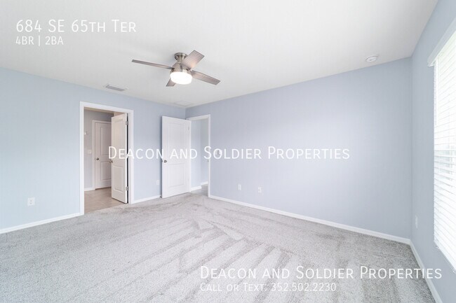 Building Photo - 684 SE 65th Terrace