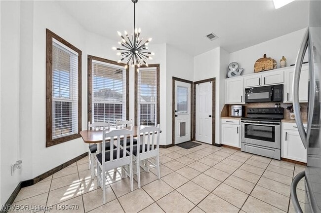 Building Photo - 400 Bordeaux Cir