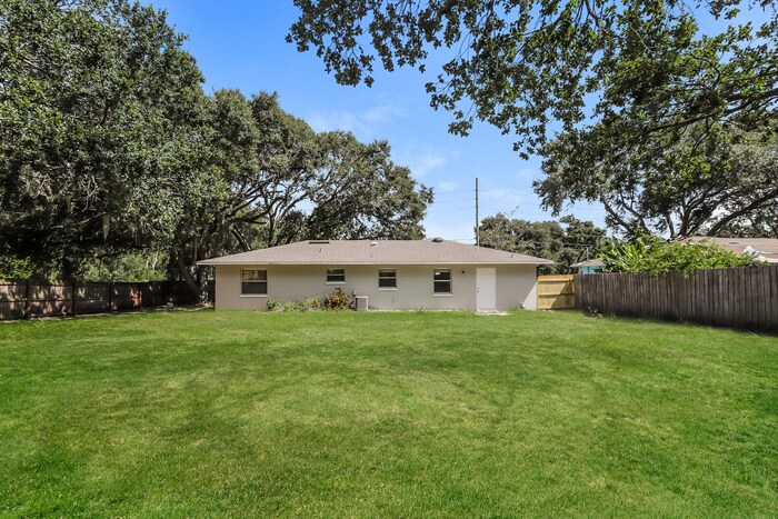 Building Photo - 4035 Dietz Rd