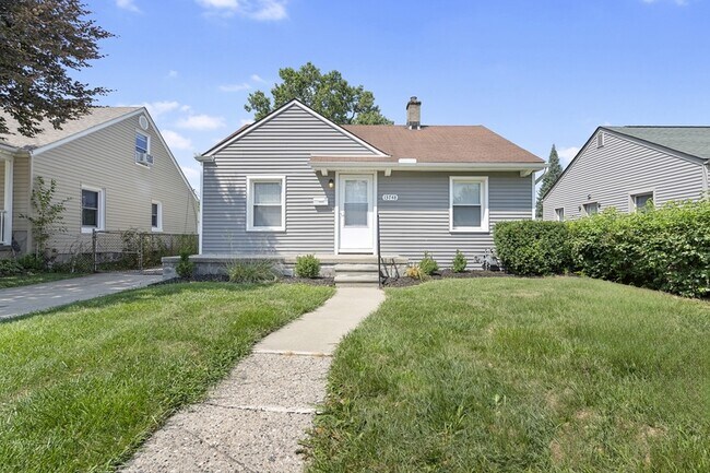 Primary Photo - 13748 Helen St