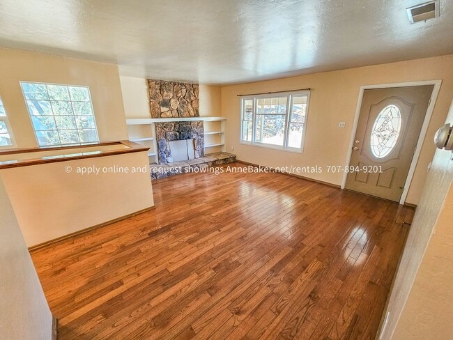 Building Photo - Exquisite Home among the Oak Trees