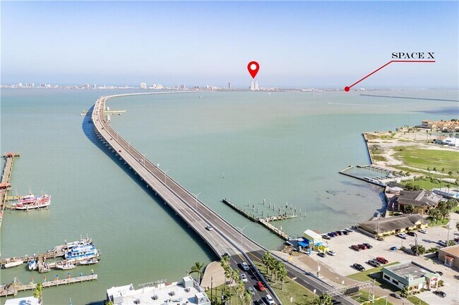 Building Photo - 310 Padre Blvd