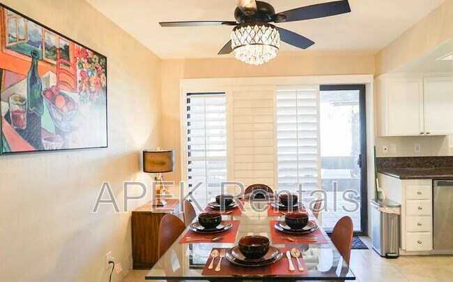 Building Photo - 5301 E Waverly Dr