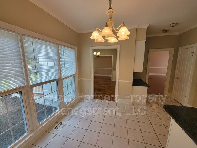 Building Photo - 650 Woodstone Way