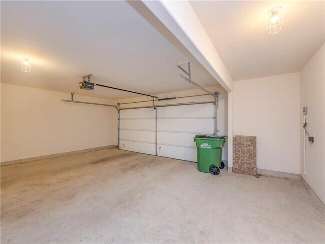 Building Photo - 221 Tinto St