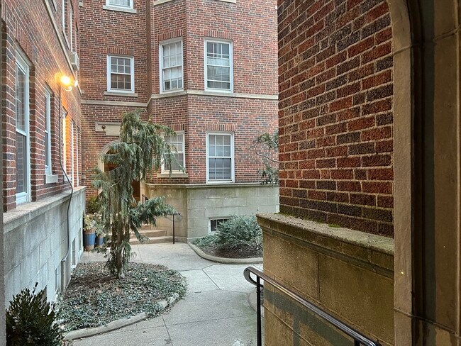 Building Photo - 77-79 Martin St