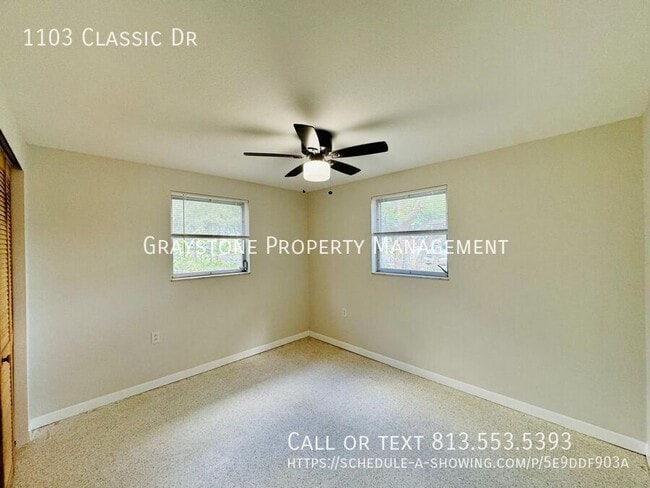 Building Photo - 1103 Classic Dr