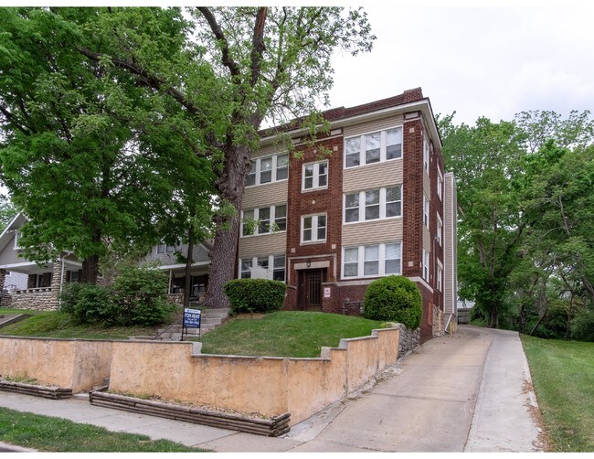 Building Photo - Locust