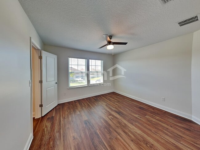 Building Photo - 32 Atlanta Dr