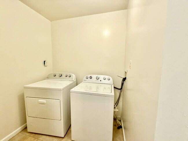 Building Photo - 45 Terhune Ave