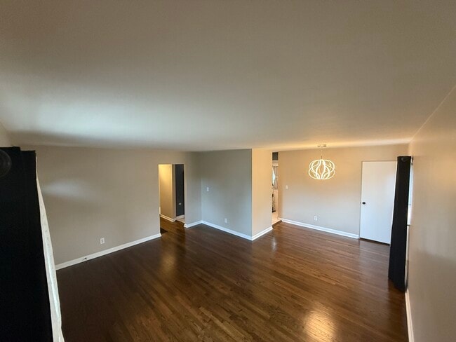 Building Photo - 4291 Beechgrove Dr