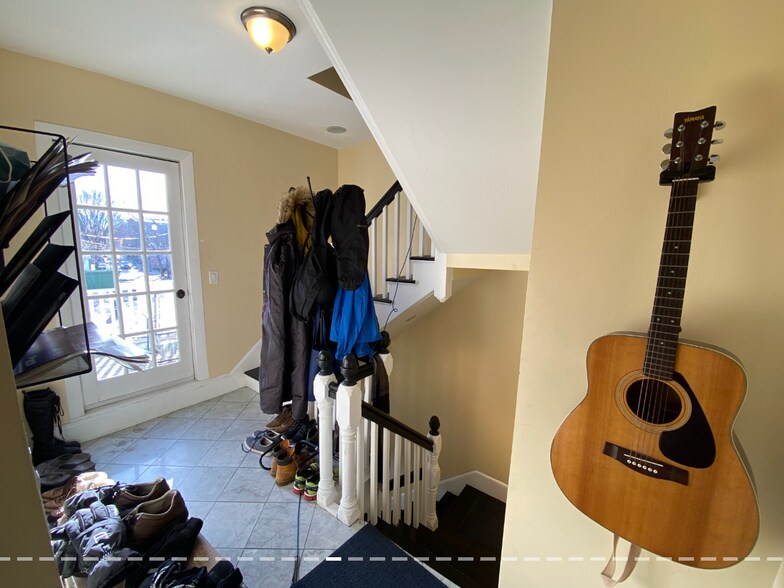 Building Photo - 381 Highland Ave