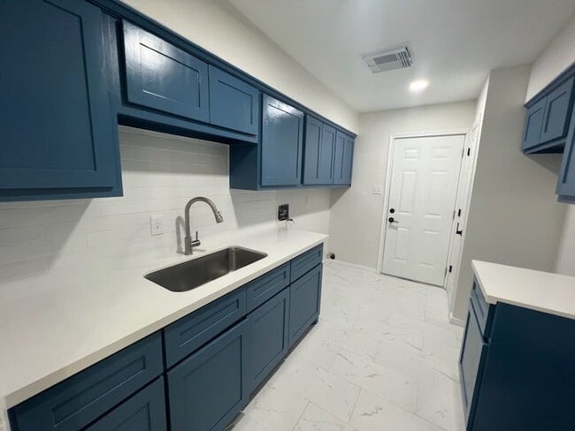 Building Photo - 2685 Gessner Rd