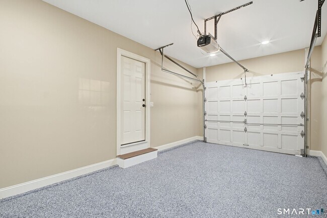 Building Photo - 193 The Meadows