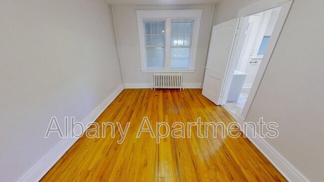 Building Photo - 568 Park Ave