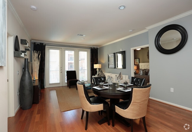 Interior Photo - La Maison at River Oaks