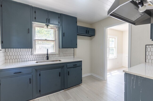 Building Photo - 3 Bedroom Rent to Own Home Available!