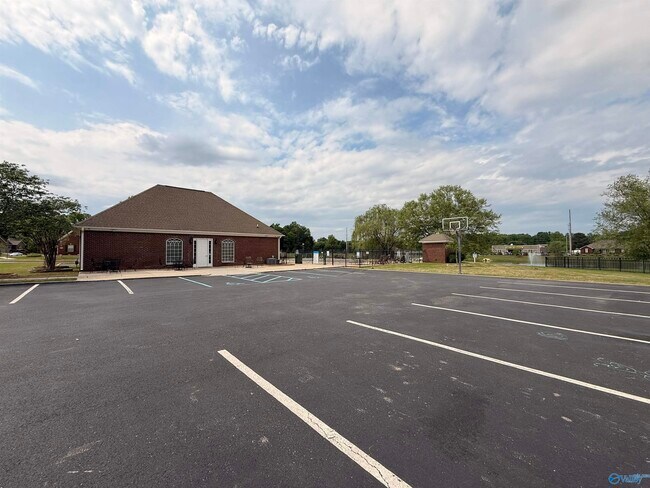 Building Photo - 108 Blackwood Dr NW