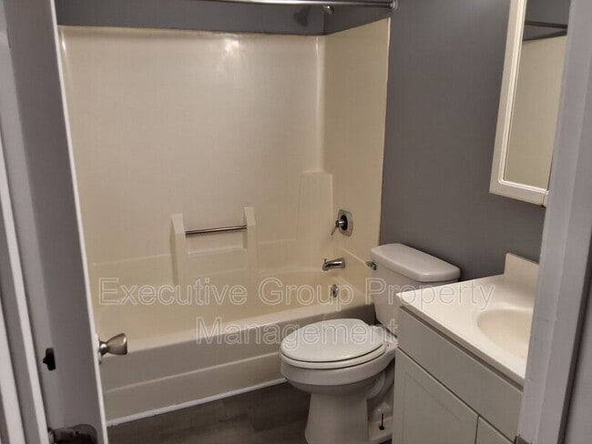Building Photo - 355 Elmwood Dr