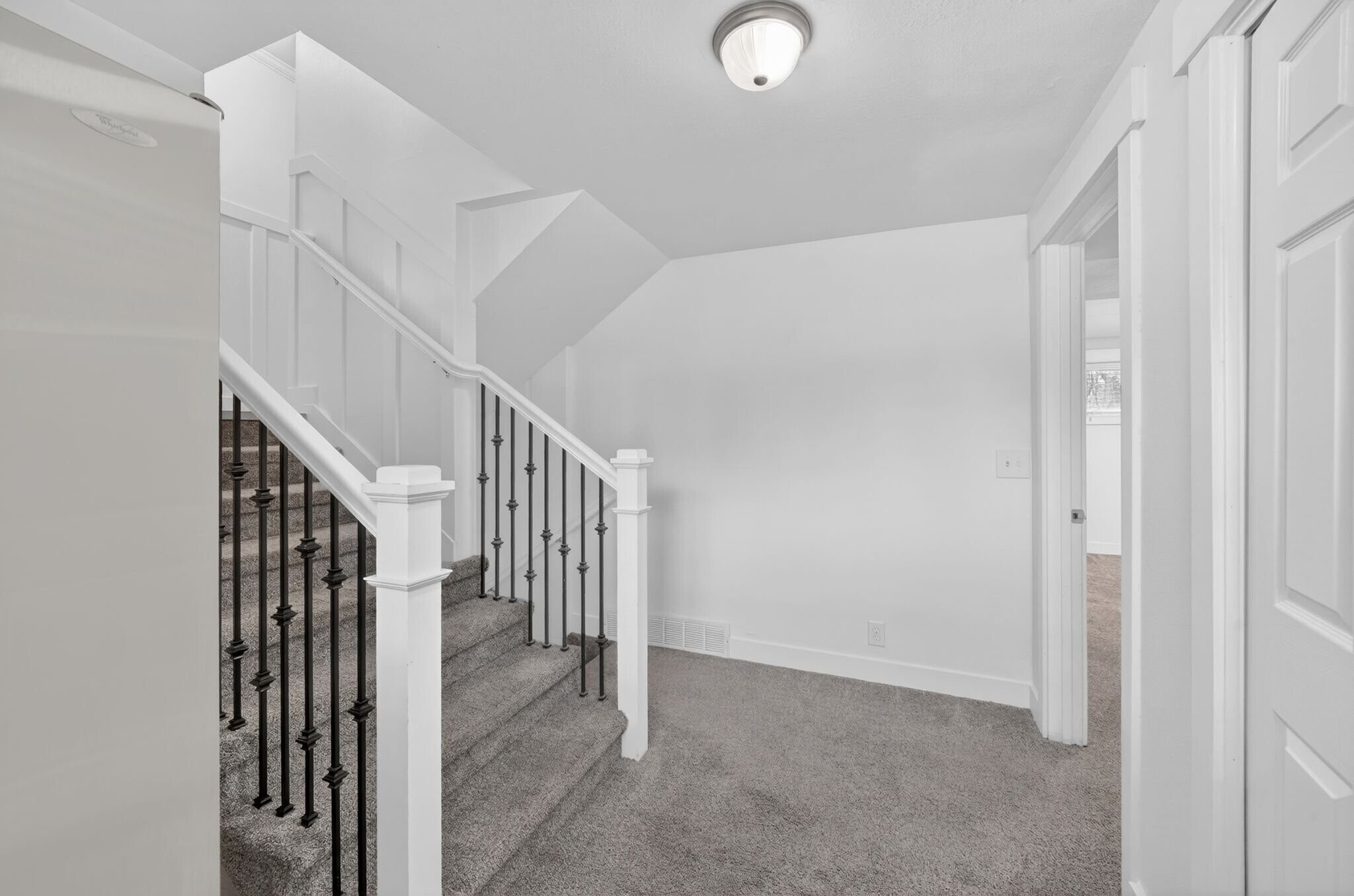 Building Photo - 281 W 2000 S St