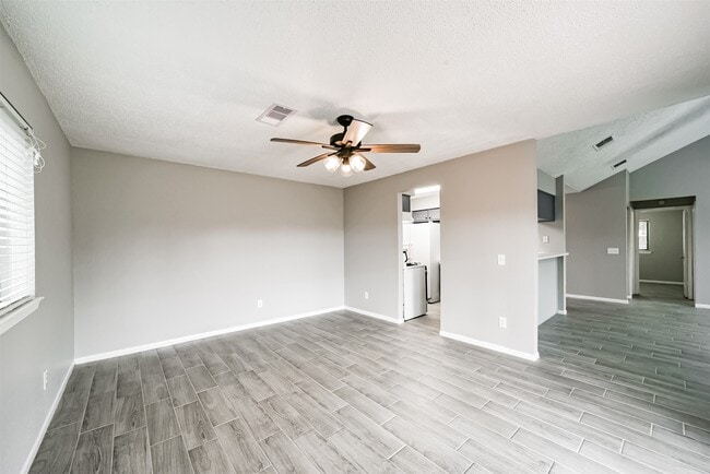 Building Photo - 1613 Brook Meadow Dr