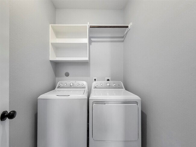 Building Photo - 16807 Lisbon Ln