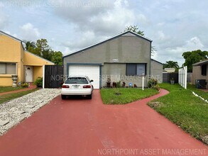 Building Photo - Charming 2BR 2BA Home w/  Full Appliance Suite • Fenced Yard • Driveway Parking in Miramar