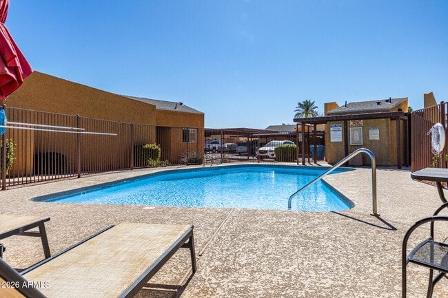 Building Photo - 911 S Hacienda Dr