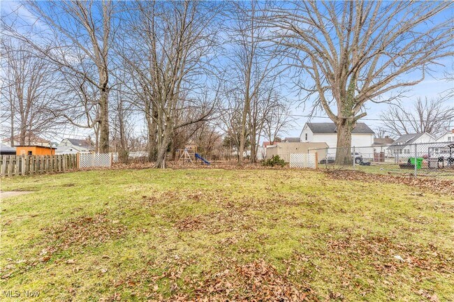 Building Photo - 19205 Pasnow Ave