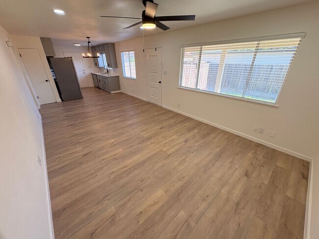 Building Photo - 0817