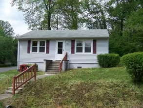 Building Photo - 102 3rd St