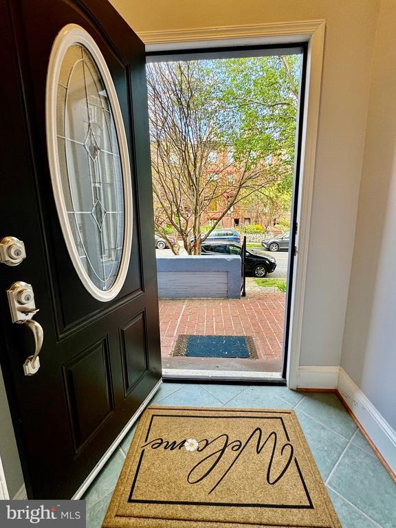 Primary Photo - 2206 1st St NW