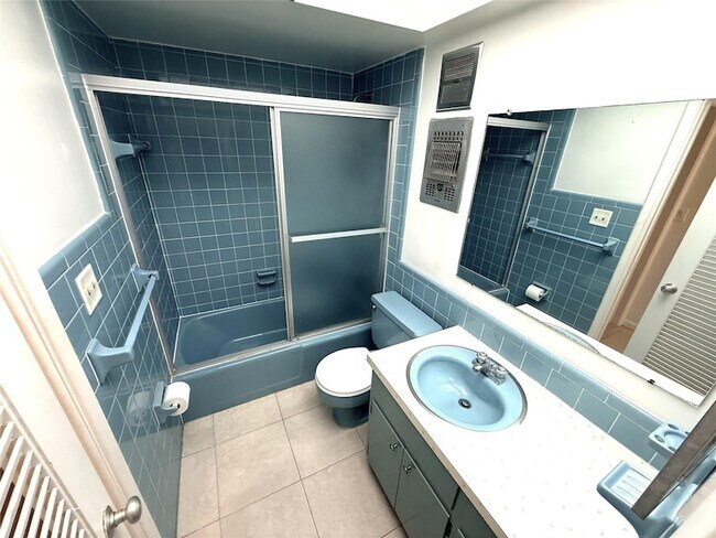 Building Photo - 3205 Colony Club Rd